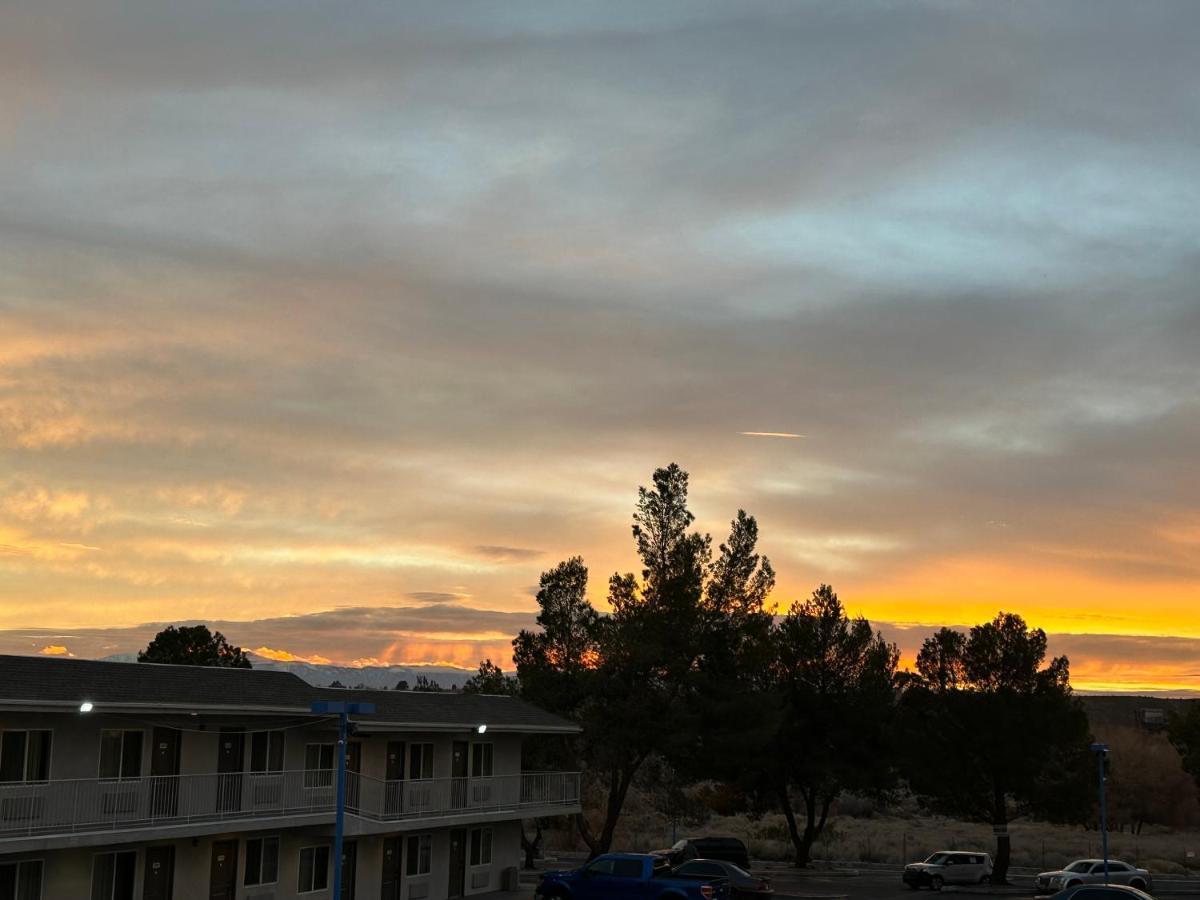 Motel 6 Victorville Esterno foto