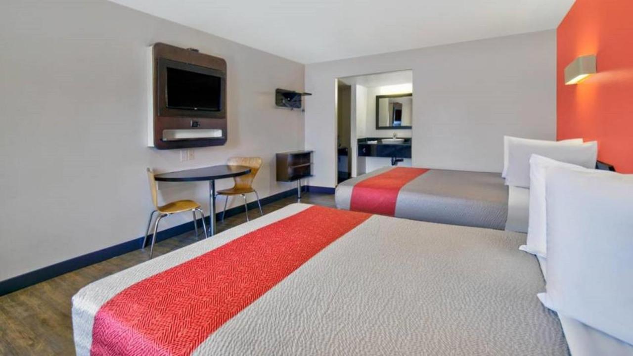Motel 6 Victorville Esterno foto